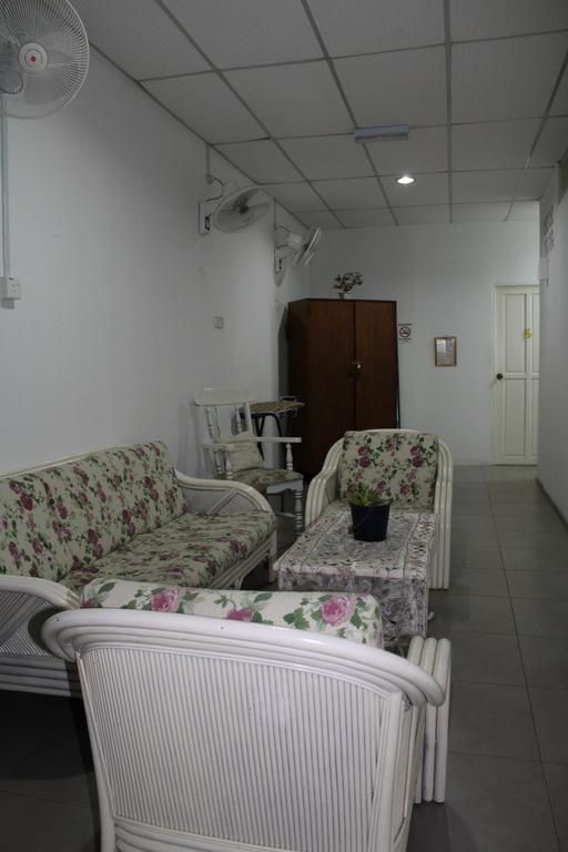 Emma Guesthouse Jertih Ngoại thất bức ảnh