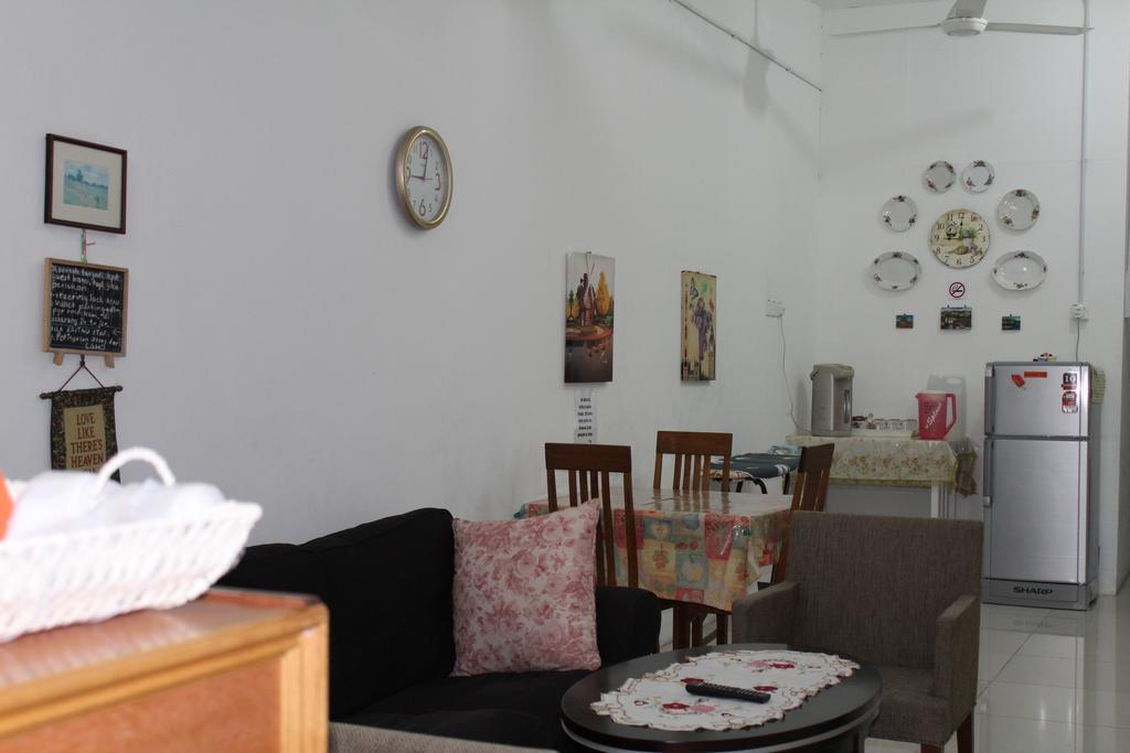 Emma Guesthouse Jertih Ngoại thất bức ảnh