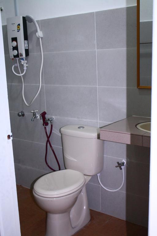 Emma Guesthouse Jertih Ngoại thất bức ảnh