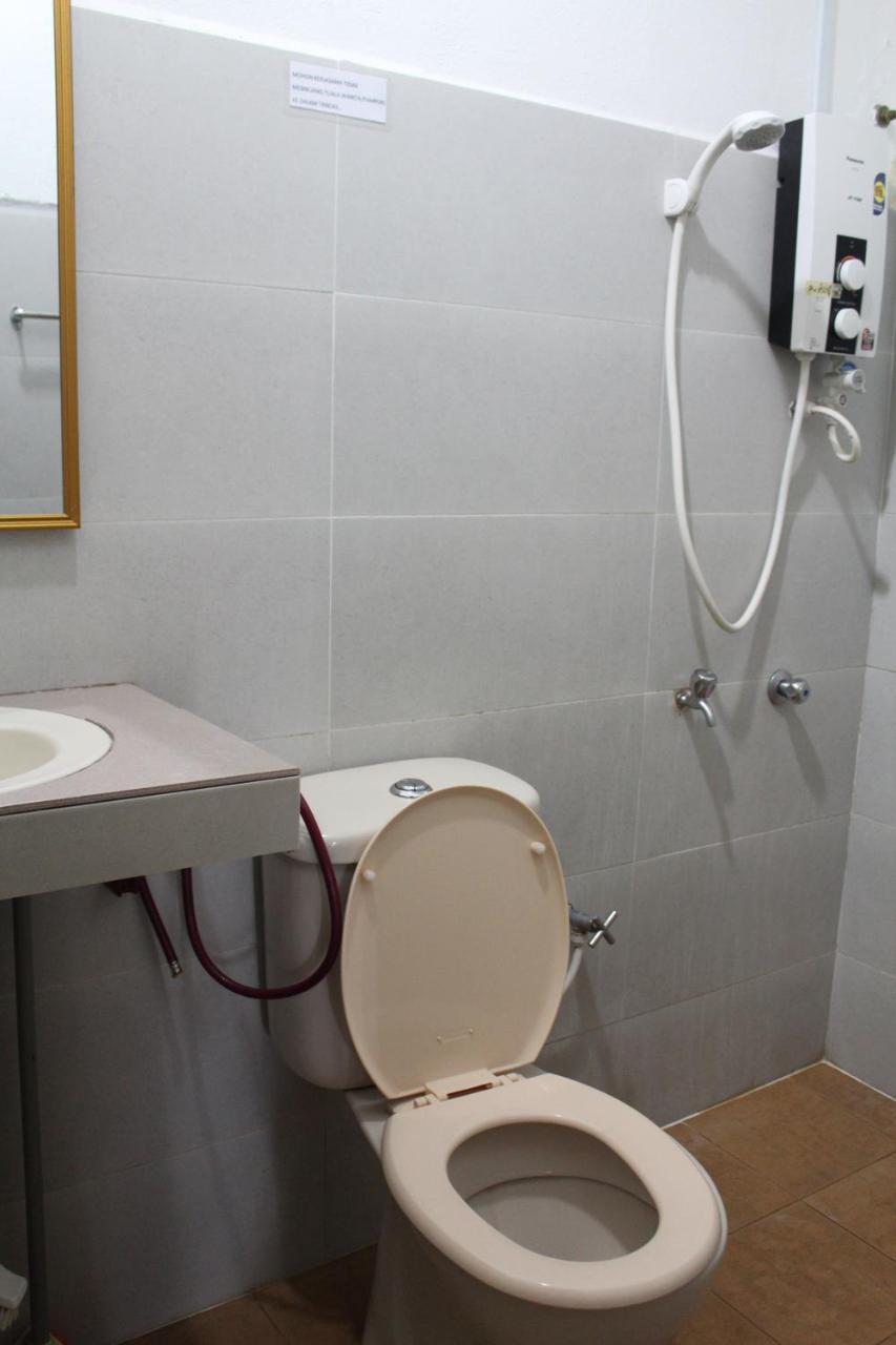 Emma Guesthouse Jertih Ngoại thất bức ảnh